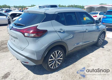 2021 Nissan Kicks Sv Xtronic Cvt z USA, uszkodzony, nr VIN 3N1CP5CVXML532705